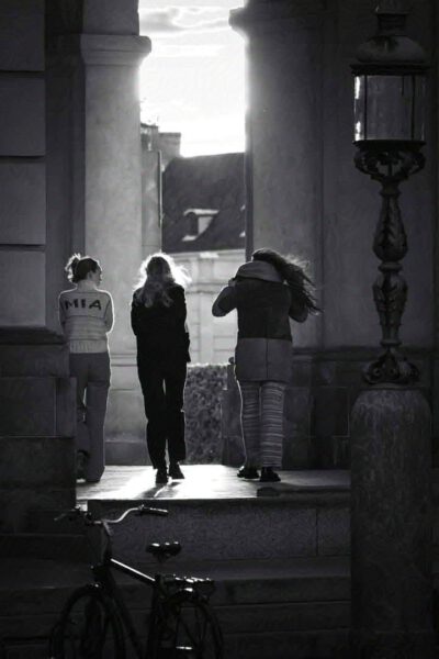 3 Frauen im Gegenlicht