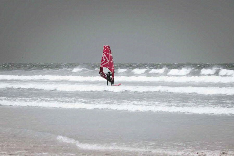 Windsurfen im Meer