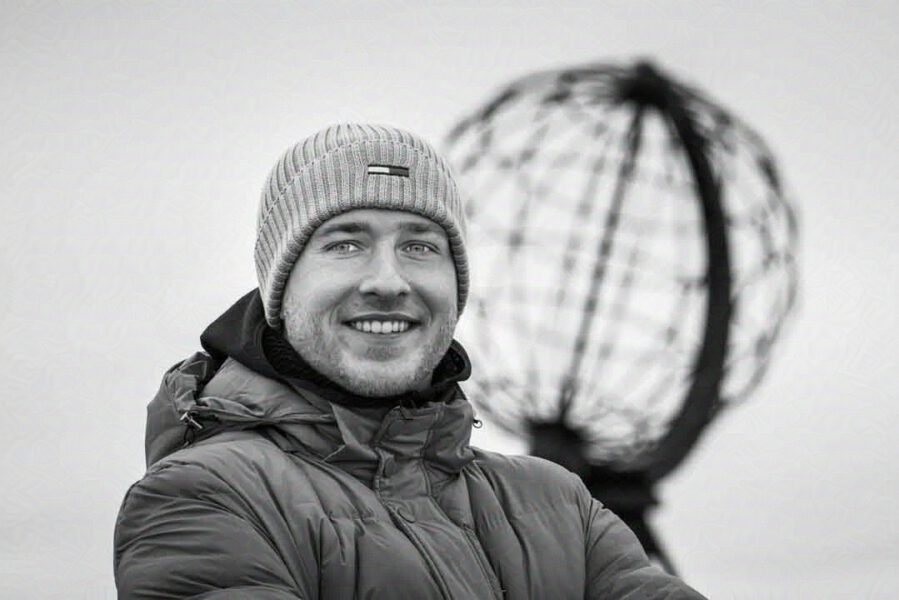 Lächelnder Mann am Nordkap